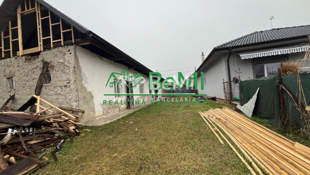 Predaj rodinný dom s pozemkom LEVICE  (074-12-MIJK)