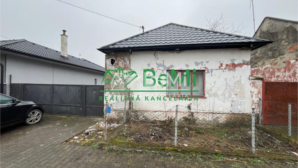 Predaj rodinný dom s pozemkom LEVICE  (074-12-MIJK)