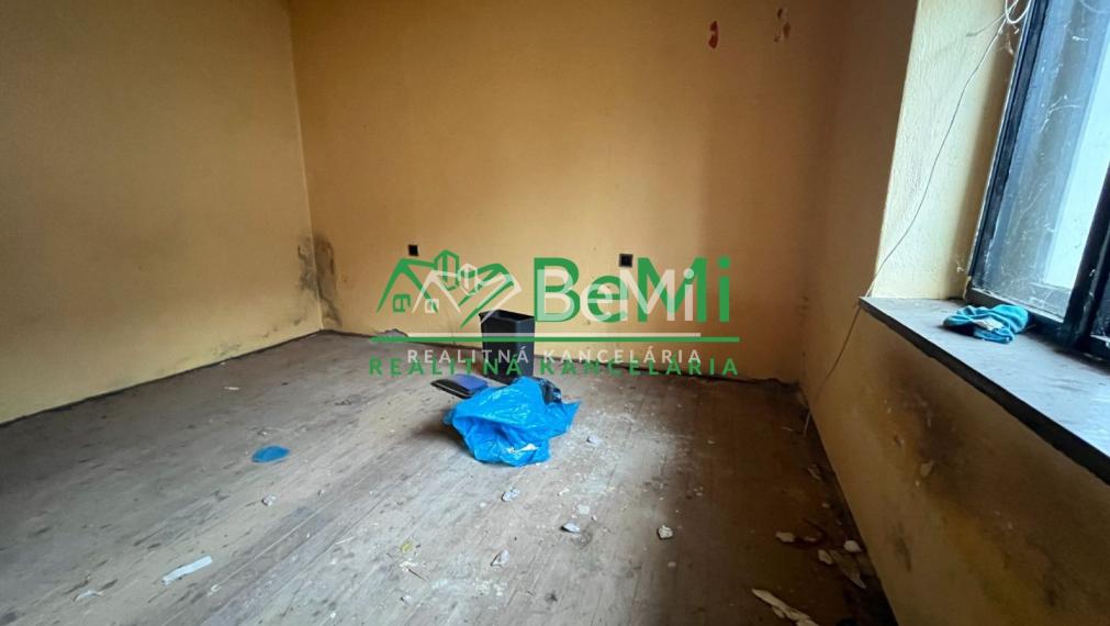 Predaj rodinný dom s pozemkom LEVICE  (074-12-MIJK)