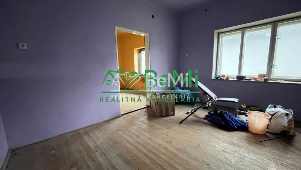 Predaj rodinný dom s pozemkom LEVICE  (074-12-MIJK)