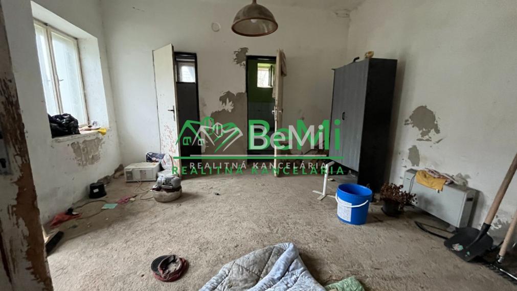 Predaj rodinný dom s pozemkom LEVICE  (074-12-MIJK)