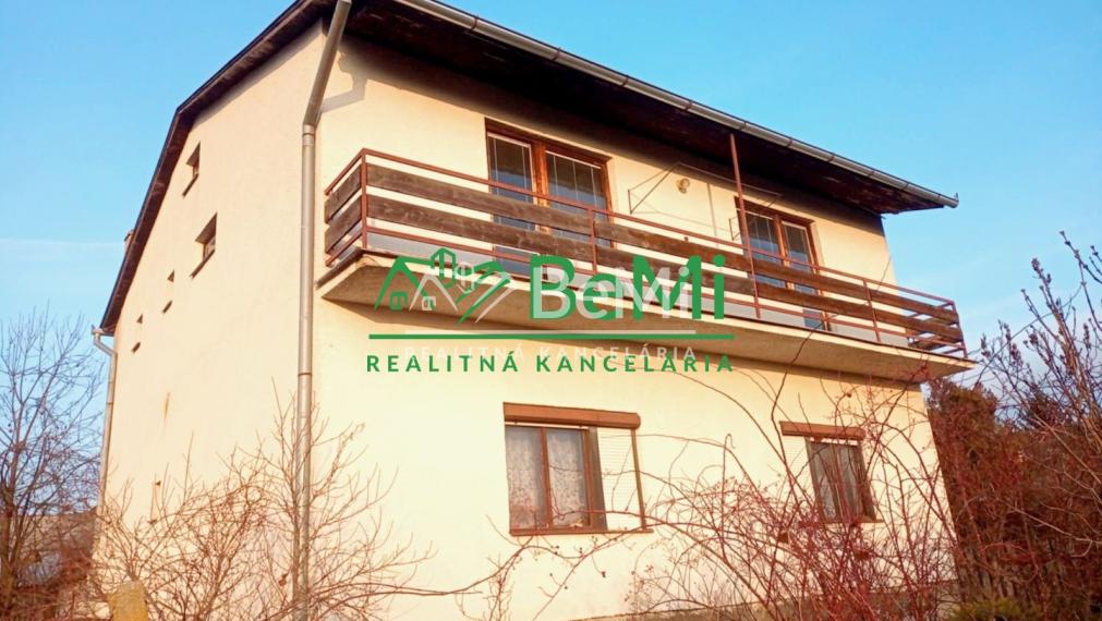 Predaj viacgeneračného rodinného domu - Dolné Semerovce  (044-12-HEKA)