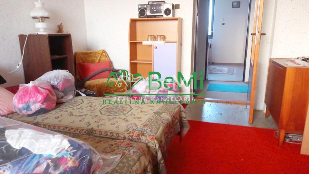 Predaj viacgeneračného rodinného domu - Dolné Semerovce  (044-12-HEKA)