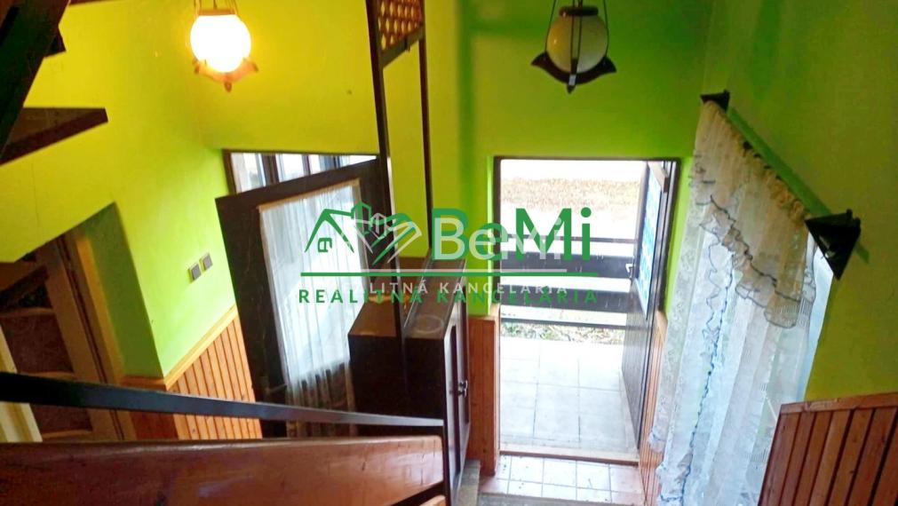 Predaj viacgeneračného rodinného domu - Dolné Semerovce  (044-12-HEKA)