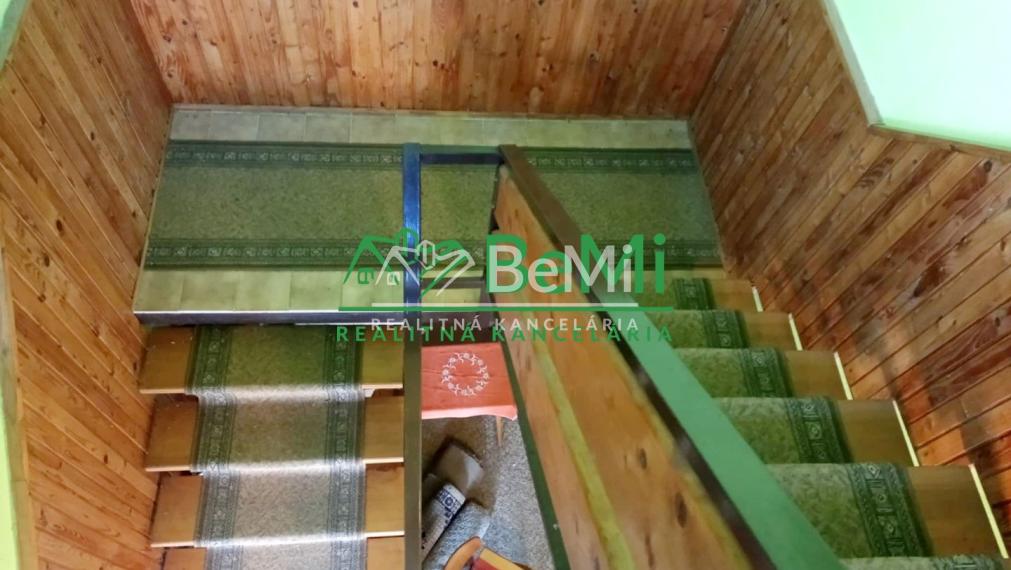 Predaj viacgeneračného rodinného domu - Dolné Semerovce  (044-12-HEKA)