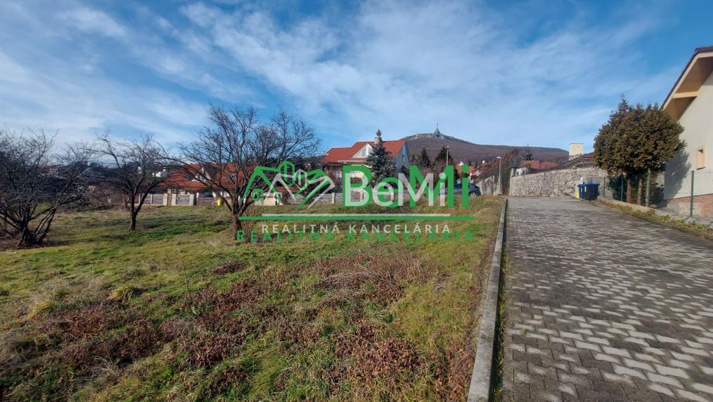 Predaj stavebný pozemok Nitra-Zobor 936m2 (206-14-JUFa)