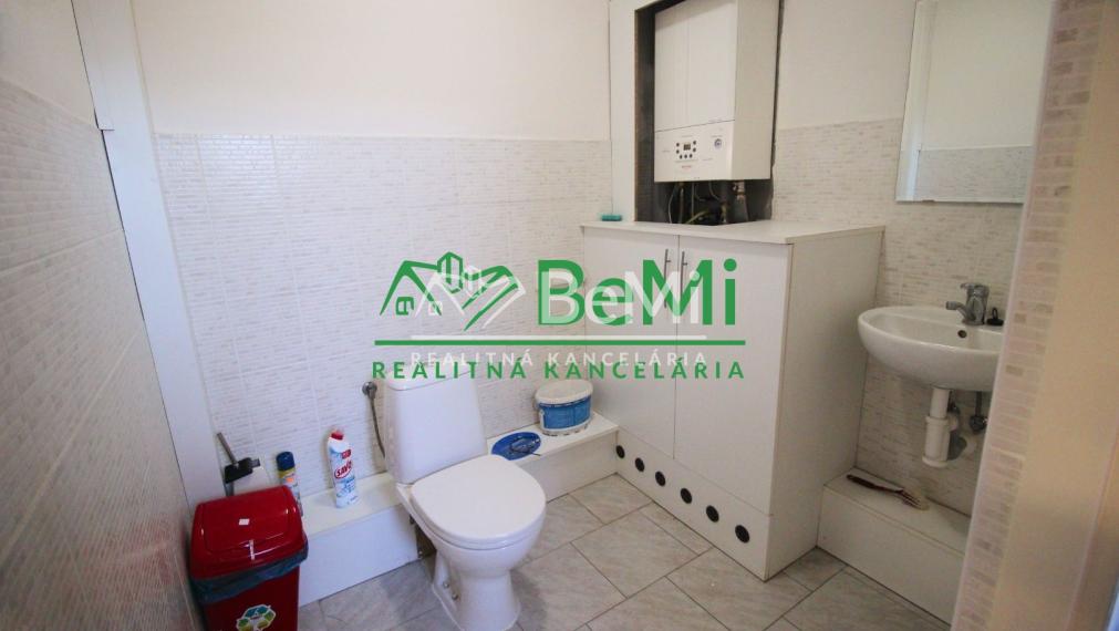 Objekt na bývanie a podnikanie ID: 007-12-TECUa