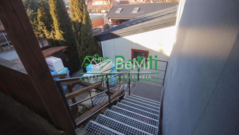 Objekt na bývanie a podnikanie ID: 007-12-TECUa