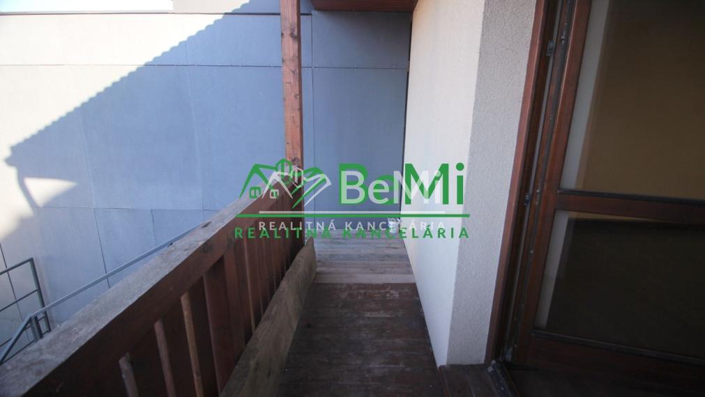 Objekt na bývanie a podnikanie ID: 007-12-TECUa