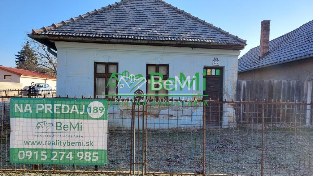 Exkluzívne na predaj vidiecky dom s veľkým pozemkom Jacovce