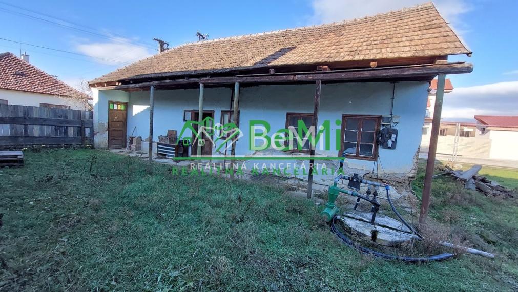 Exkluzívne na predaj vidiecky dom s veľkým pozemkom Jacovce