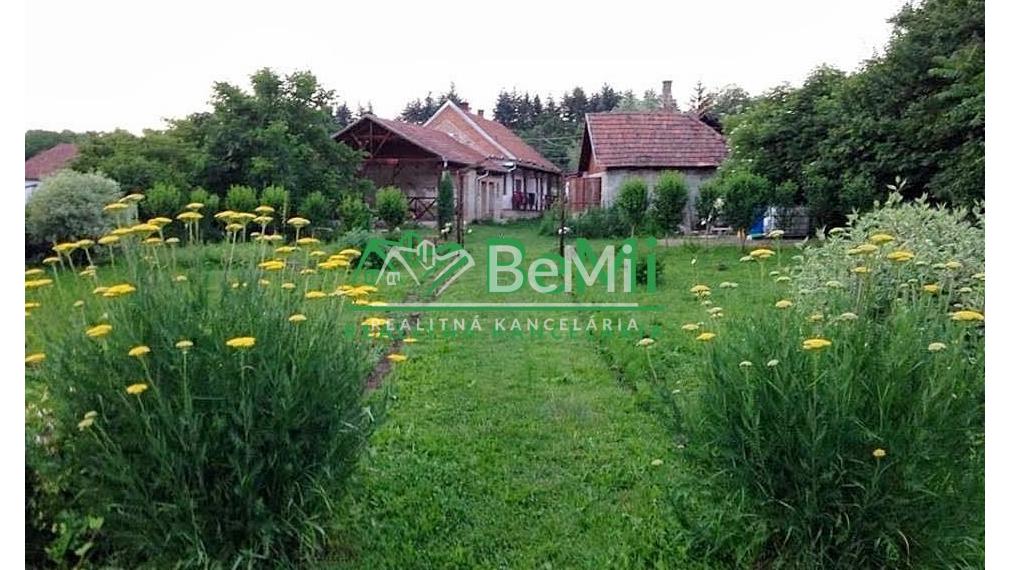 2 domy v Abaújvár s veľkým pozemkom