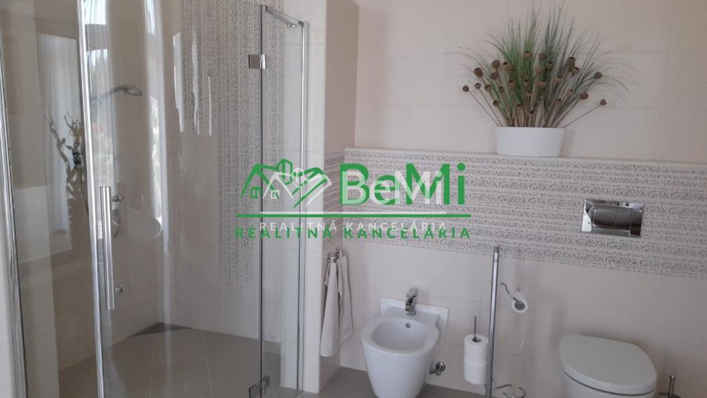 Na predaj vila pri lese so súkromím v obci Vozokany