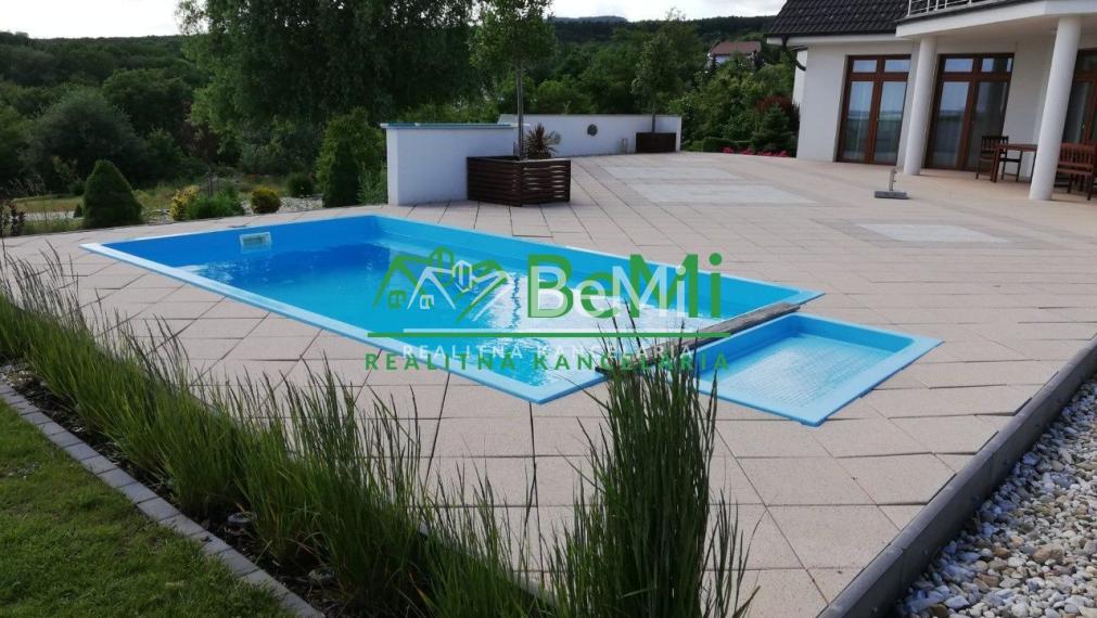 Na predaj vila pri lese so súkromím v obci Vozokany