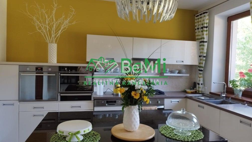 Na predaj vila pri lese so súkromím v obci Vozokany