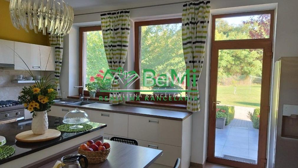 Na predaj vila pri lese so súkromím v obci Vozokany