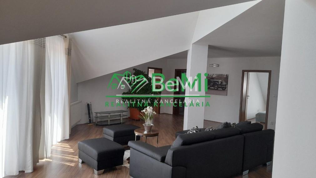 Na predaj vila pri lese so súkromím v obci Vozokany