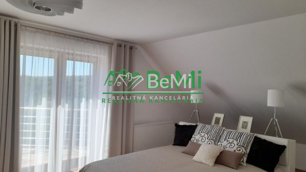 Na predaj vila pri lese so súkromím v obci Vozokany