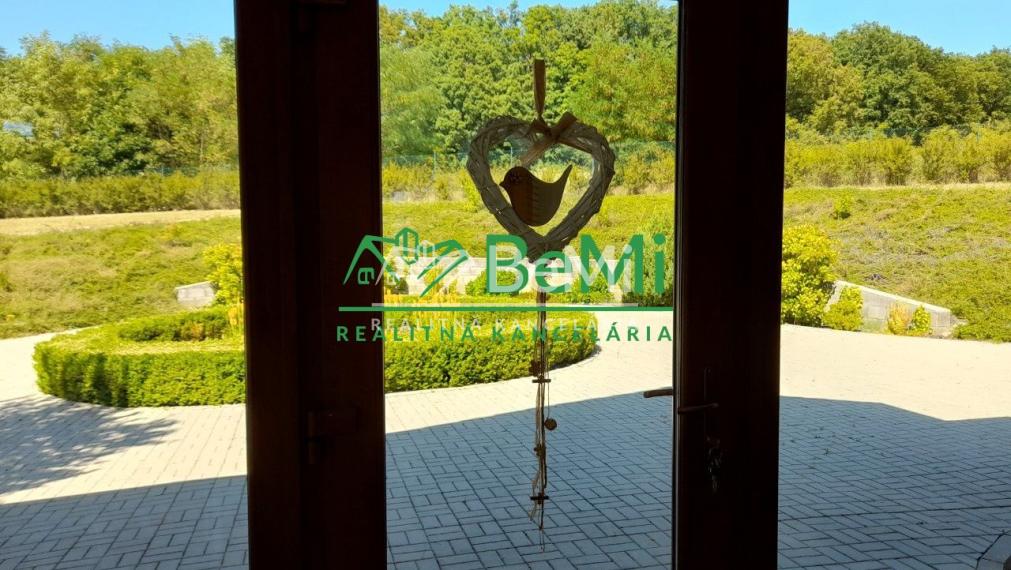 Na predaj vila pri lese so súkromím v obci Vozokany