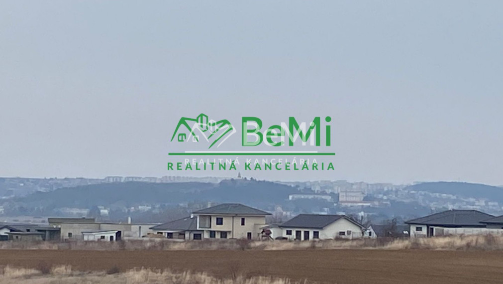 Pozemok 1 686 m2 Nitra Janíkovce všetky IS  ID 545-14-MIG