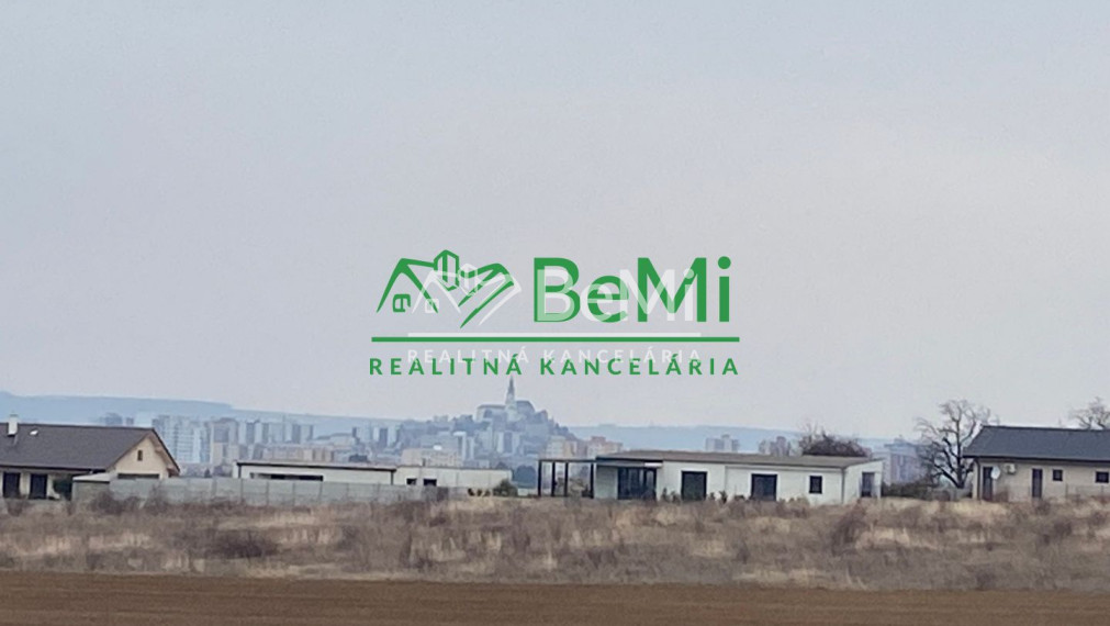 Pozemok 1 686 m2 Nitra Janíkovce všetky IS  ID 545-14-MIG