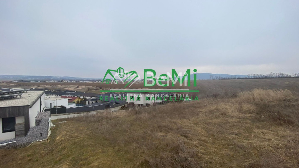 Pozemok 1 686 m2 Nitra Janíkovce všetky IS  ID 545-14-MIG