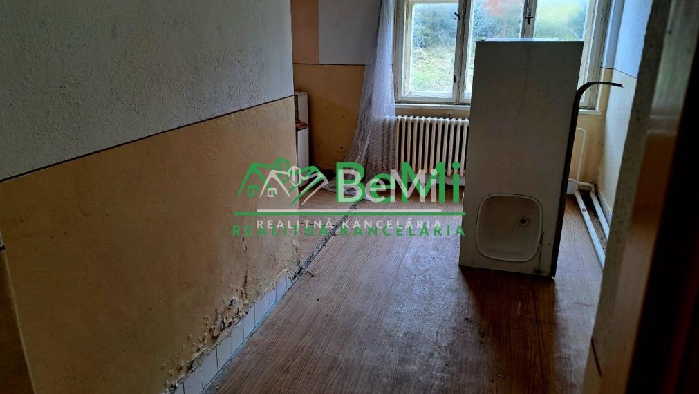 Rodinný dom Kostoľany pod Tribečom (002-12-VLAS)