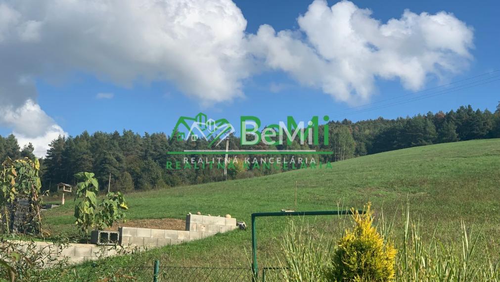 Stavebný, slnečný pozemok, 292 m2 Veľká Lúka