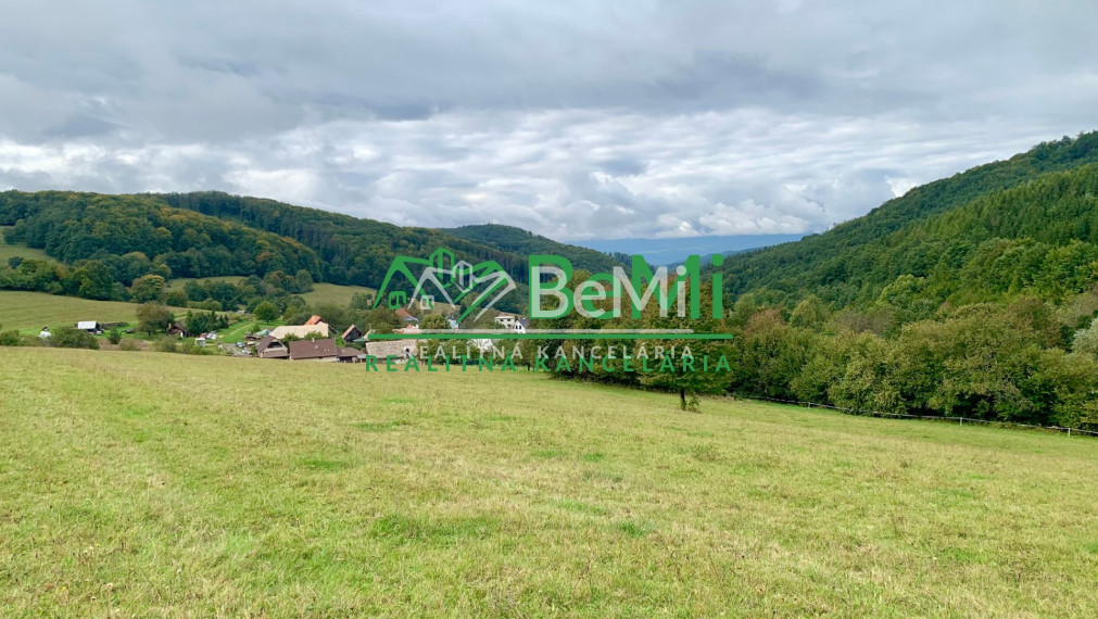 Pozemok pre mobilný dom 3970 m2, polosamota, Michalková