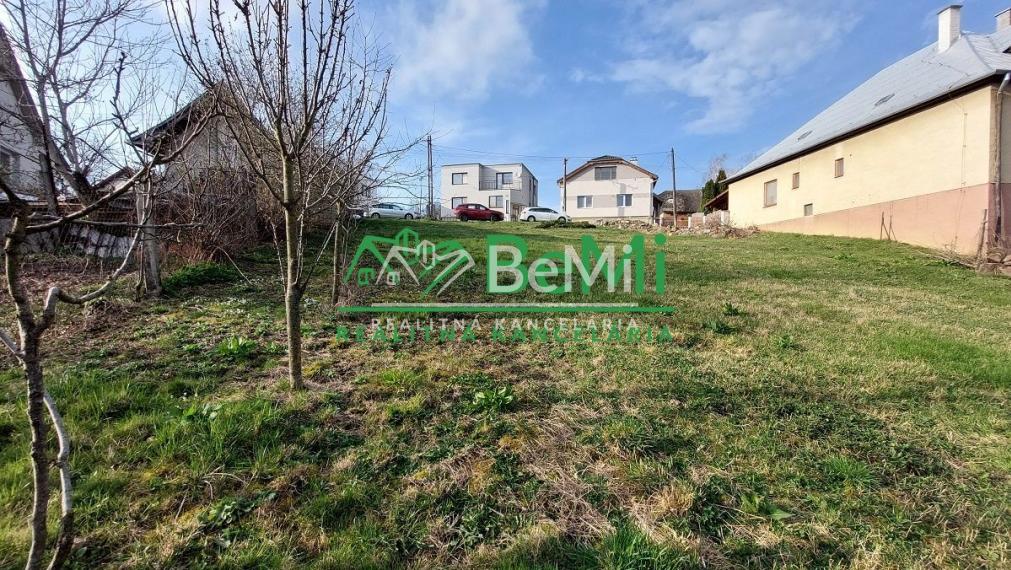 Exkluzívne na predaj stavebný pozemok v obci Brezolupy