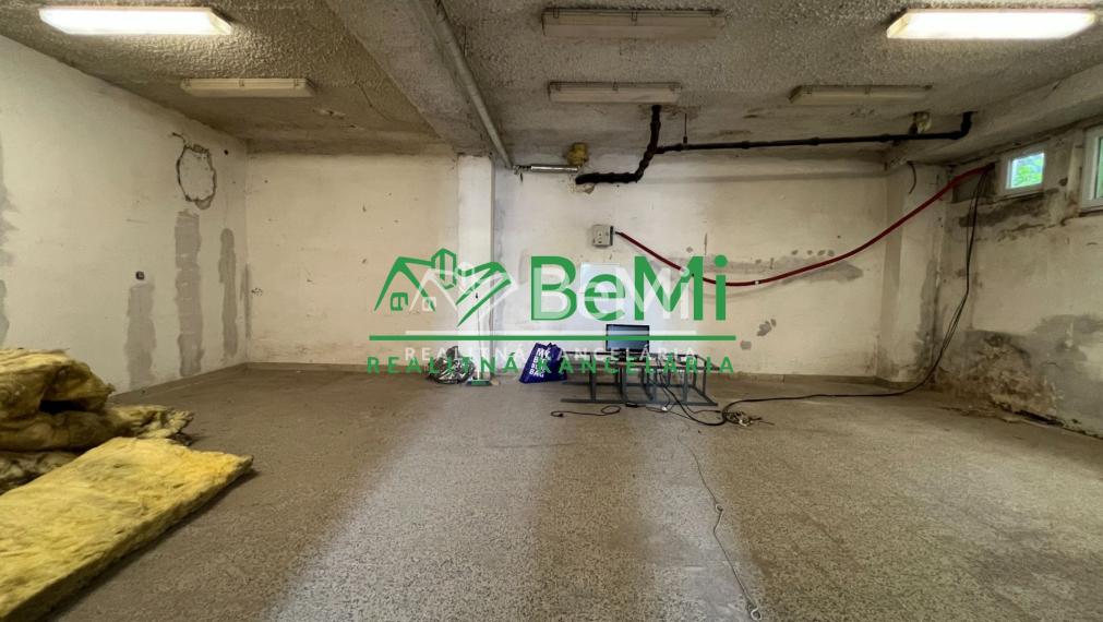 Prenájom, skladové priestory  60m2  Banská Bystrica-Sásová