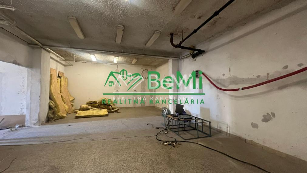 Prenájom, skladové priestory  60m2  Banská Bystrica-Sásová