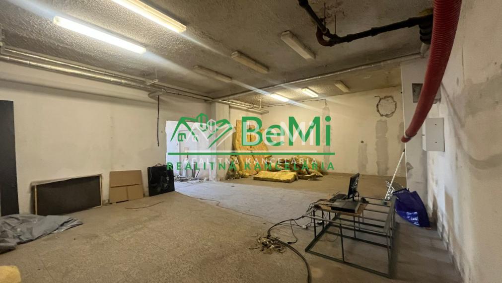 Prenájom, skladové priestory  60m2  Banská Bystrica-Sásová