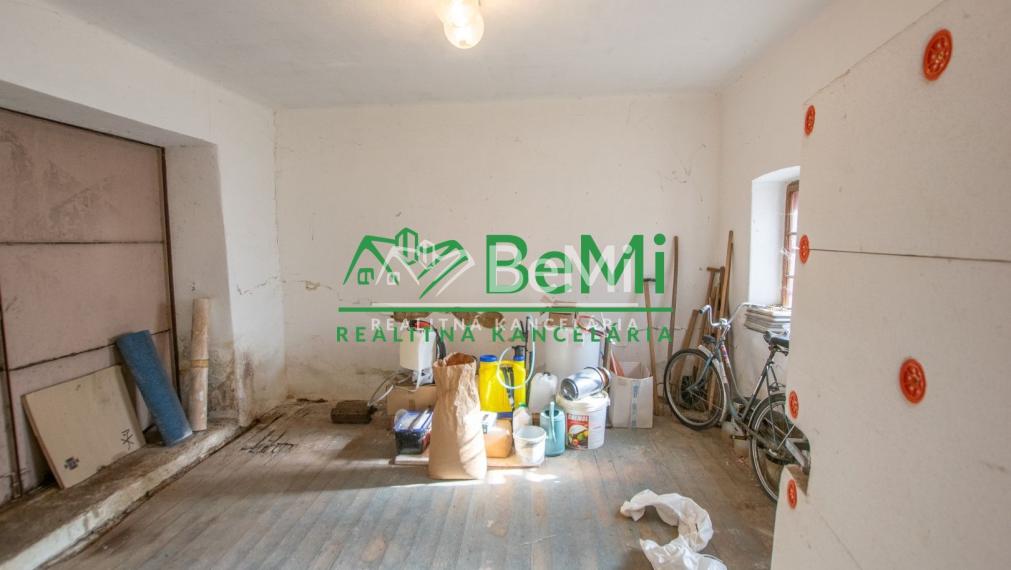 Exkluzívne na predaj vidiecky dom s veľkým pozemkom Jacovce