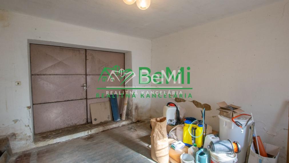 Exkluzívne na predaj vidiecky dom s veľkým pozemkom Jacovce