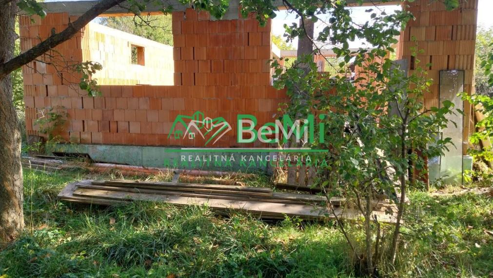 Rodinný dom - Zbehy (010-12-JANS)