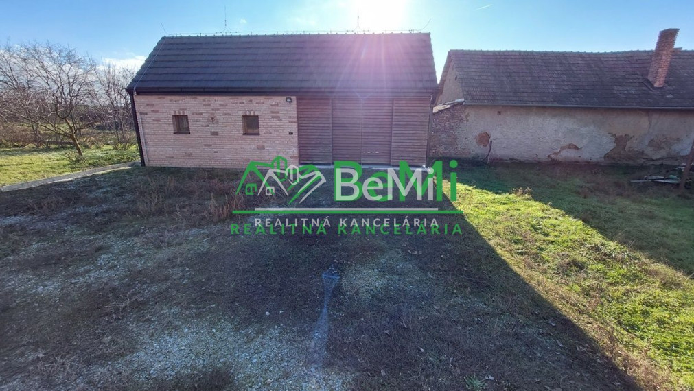 Predaj veľkého pozemku s projektom v obci Jacovce