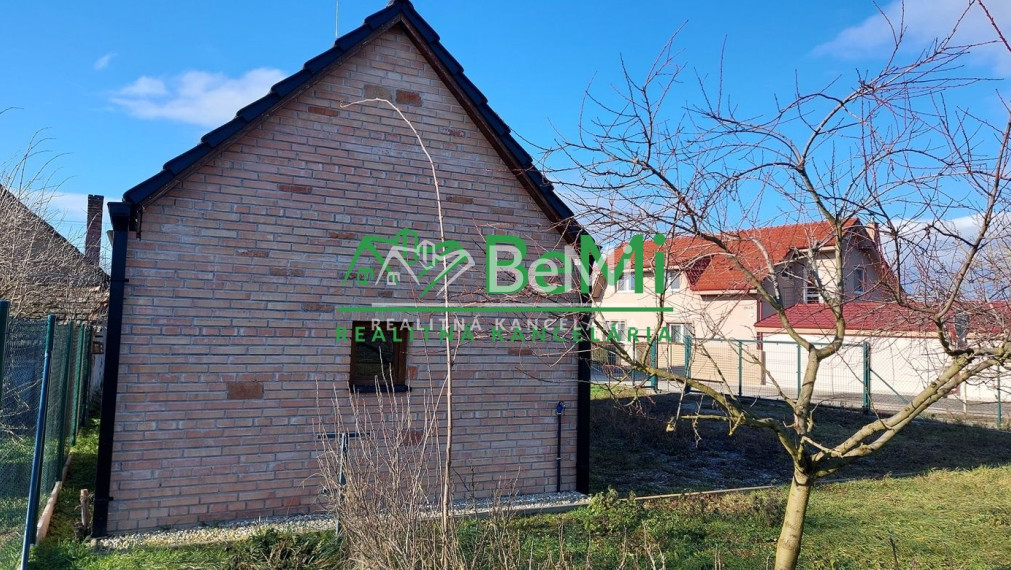 Predaj veľkého pozemku s projektom v obci Jacovce