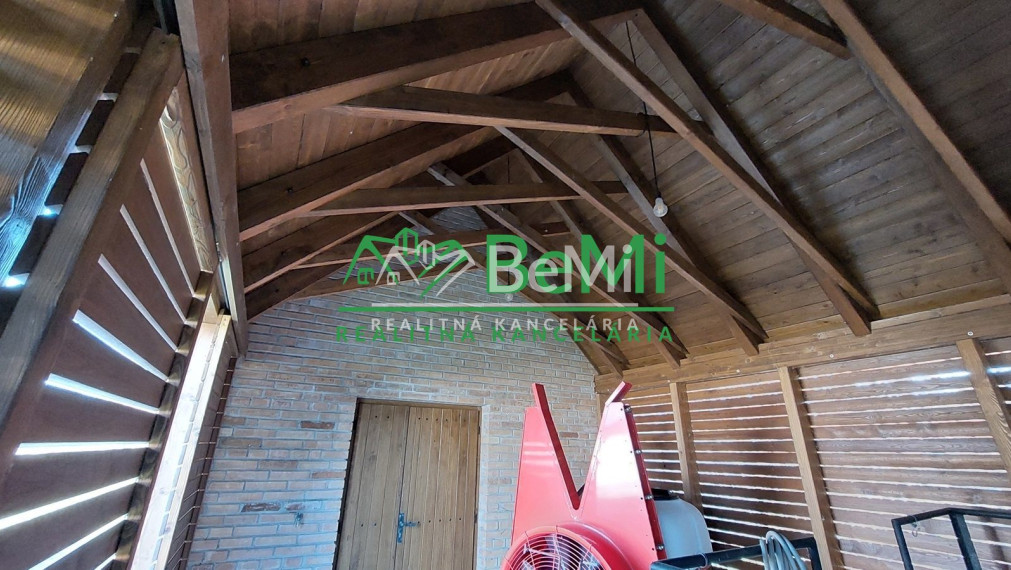 Predaj veľkého pozemku s projektom v obci Jacovce