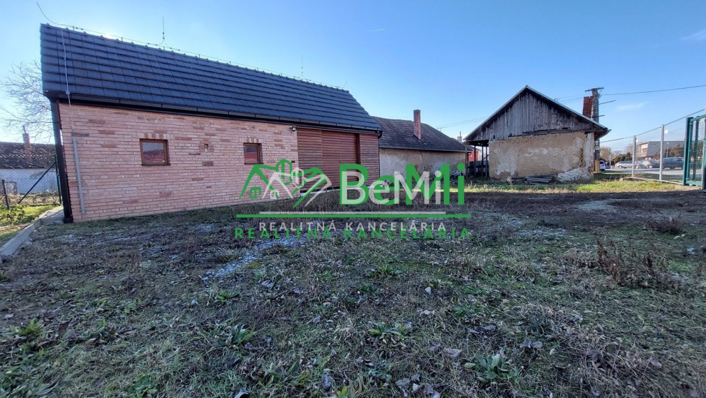 Predaj veľkého pozemku s projektom v obci Jacovce