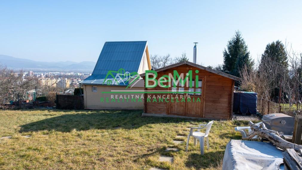 Predaj záhradná chatka, Nové Mesto nad Váhom, 395 m2