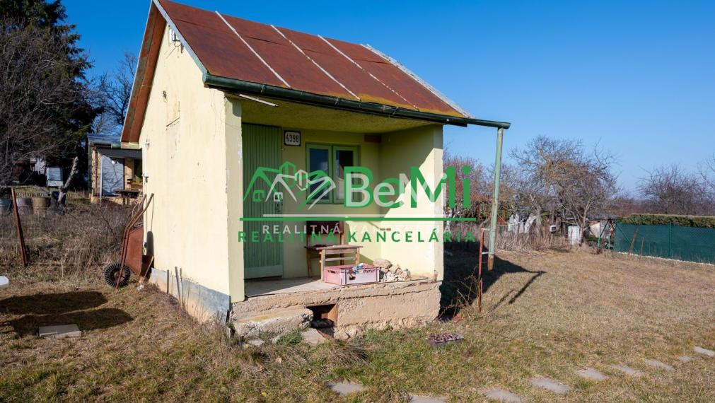 Predaj záhradná chatka, Nové Mesto nad Váhom, 395 m2