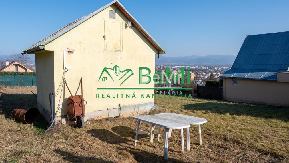 Predaj záhradná chatka, Nové Mesto nad Váhom, 395 m2