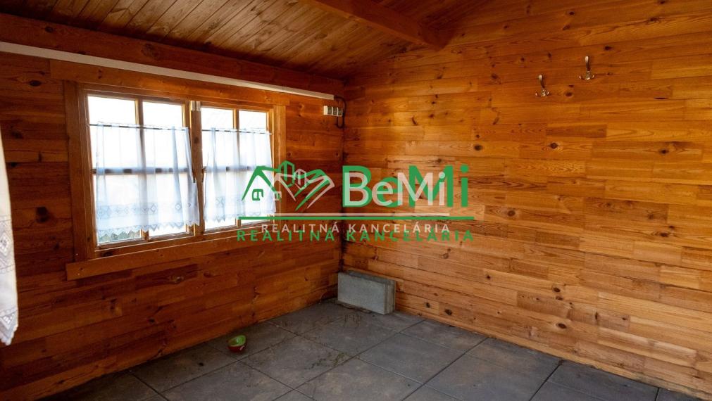 Predaj záhradná chatka, Nové Mesto nad Váhom, 395 m2