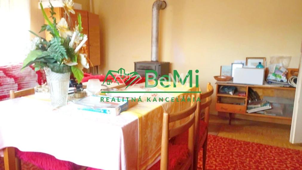 Predaj dvojgeneračného rodinného domu - Sazdice( 018-12-HEKA)