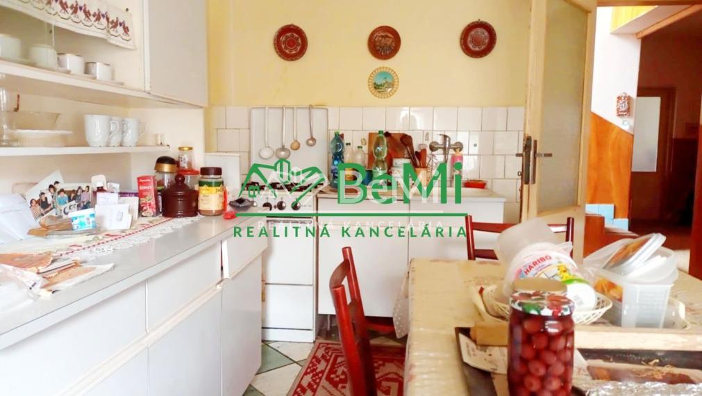 Predaj dvojgeneračného rodinného domu - Sazdice( 018-12-HEKA)