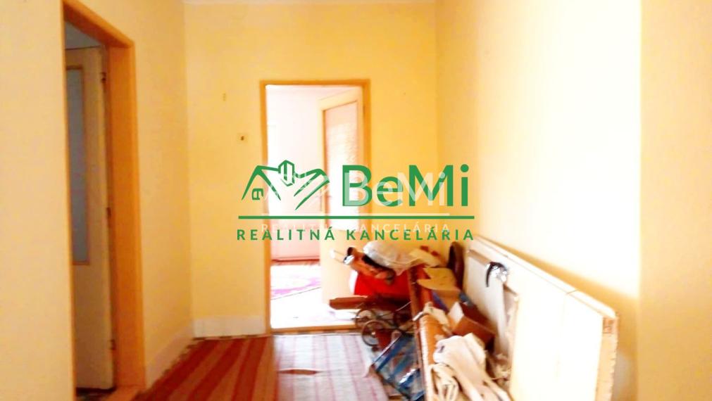 Predaj dvojgeneračného rodinného domu - Sazdice( 018-12-HEKA)