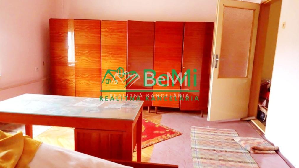 Predaj dvojgeneračného rodinného domu - Sazdice( 018-12-HEKA)