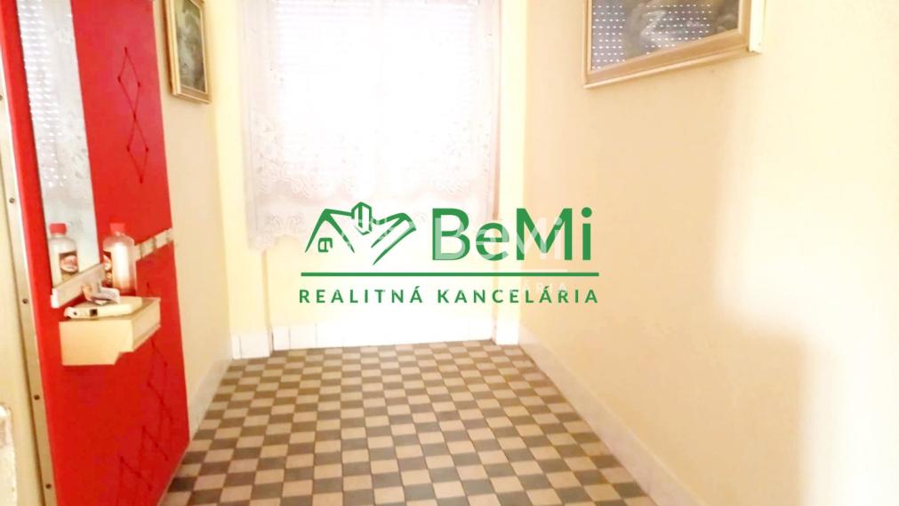 Predaj dvojgeneračného rodinného domu - Sazdice( 018-12-HEKA)