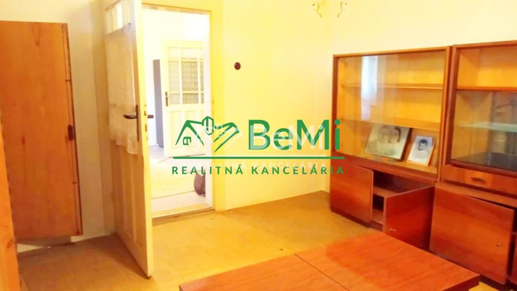 Predaj dvojgeneračného rodinného domu - Sazdice( 018-12-HEKA)